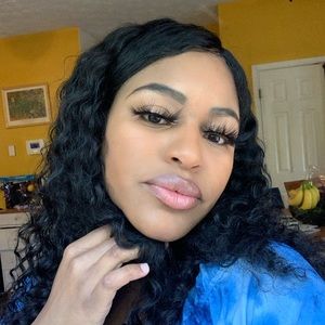 Meet your Posher, Anaizha